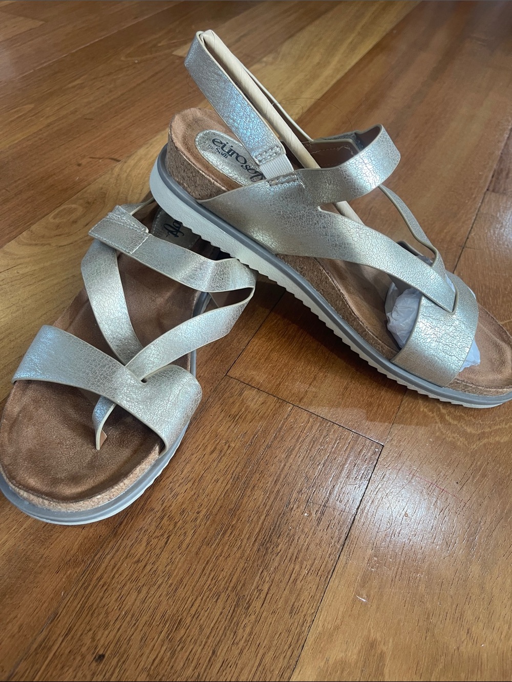 New Eurosoft by Sofft Lexie Women's Gold Crisscross Slingback Velcro Sandal - Picture 3 of 5